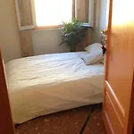 בית הארחה The Orange House פיזה