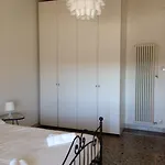 The Orange House פיזה