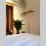 The Orange House בית הארחה *