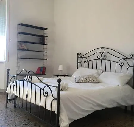 בית הארחה The Orange House