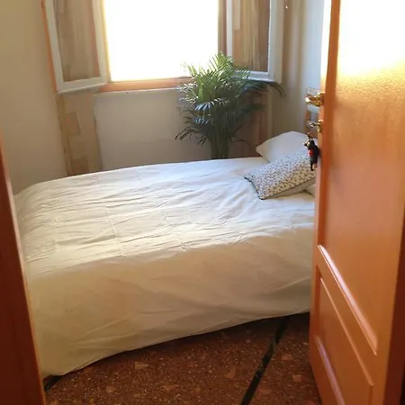 Gæstehus The Orange House Pisa