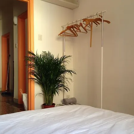 The Orange House Πανσιόν Πίζα